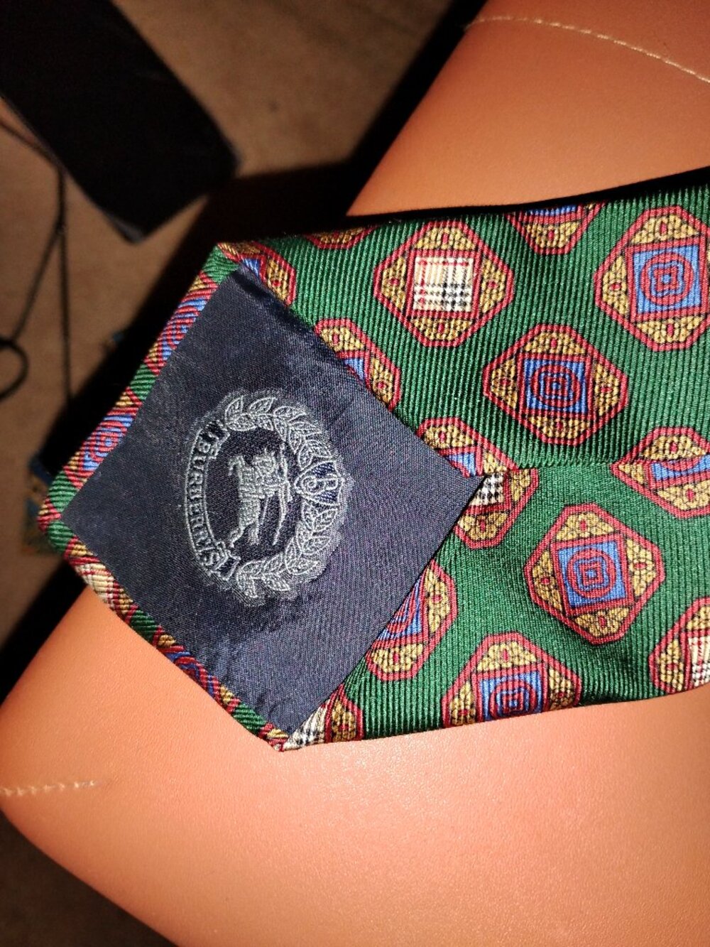 Pre 1990 ( Vintage) Burberrys of London Necktie **100% Silk** Made In Italy Auth